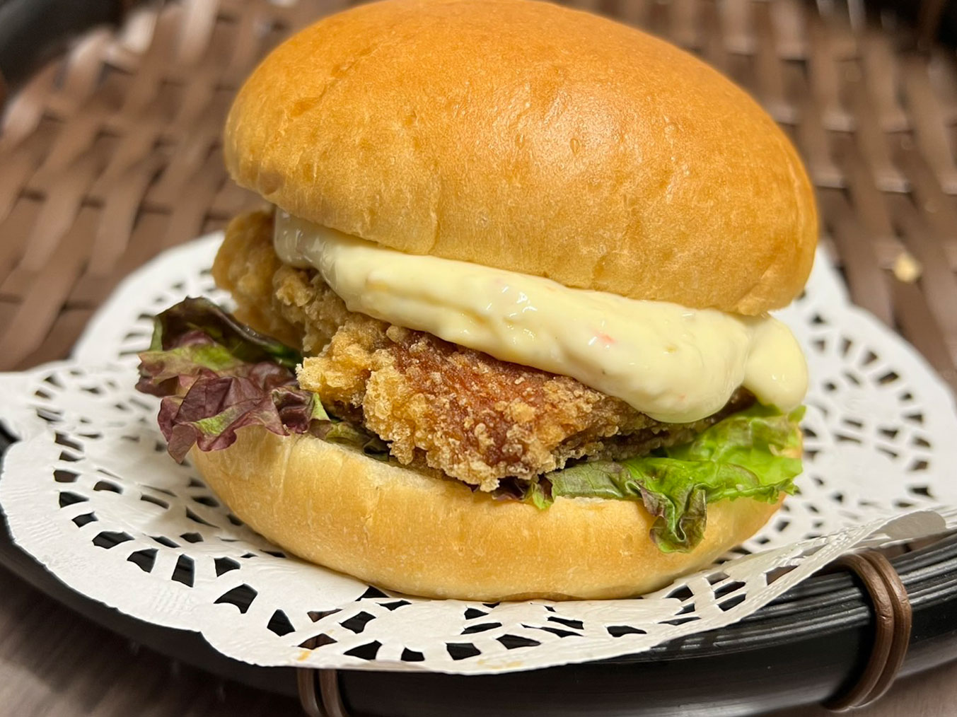 数量限定・日替わり販売！手作りチキンタツタバーガー